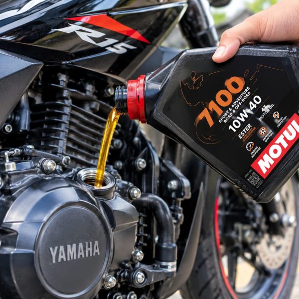 MOTUL 7100 10W-40 4T Motor Oil 1L